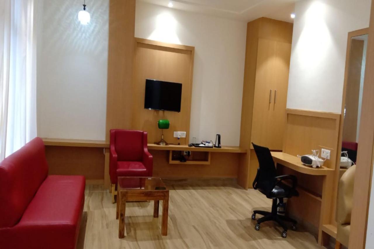 Velvet Bahraich